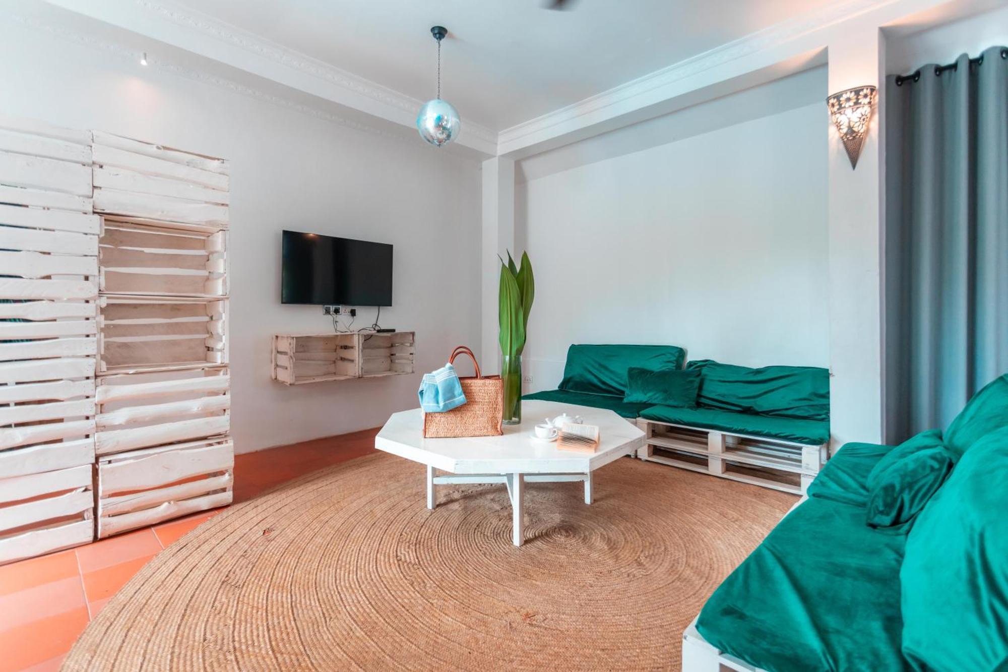 B4 Boutique Hotel ปาเยอ ภายนอก รูปภาพ